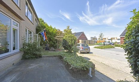 Te koop: Foto Woonhuis aan de Dr. A. Schweitzerstraat 33 in Ter Aar