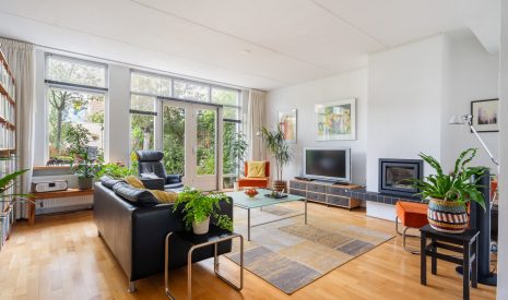 Te koop: Foto Woonhuis aan de Veldbloemenlaan 18 in Woerden